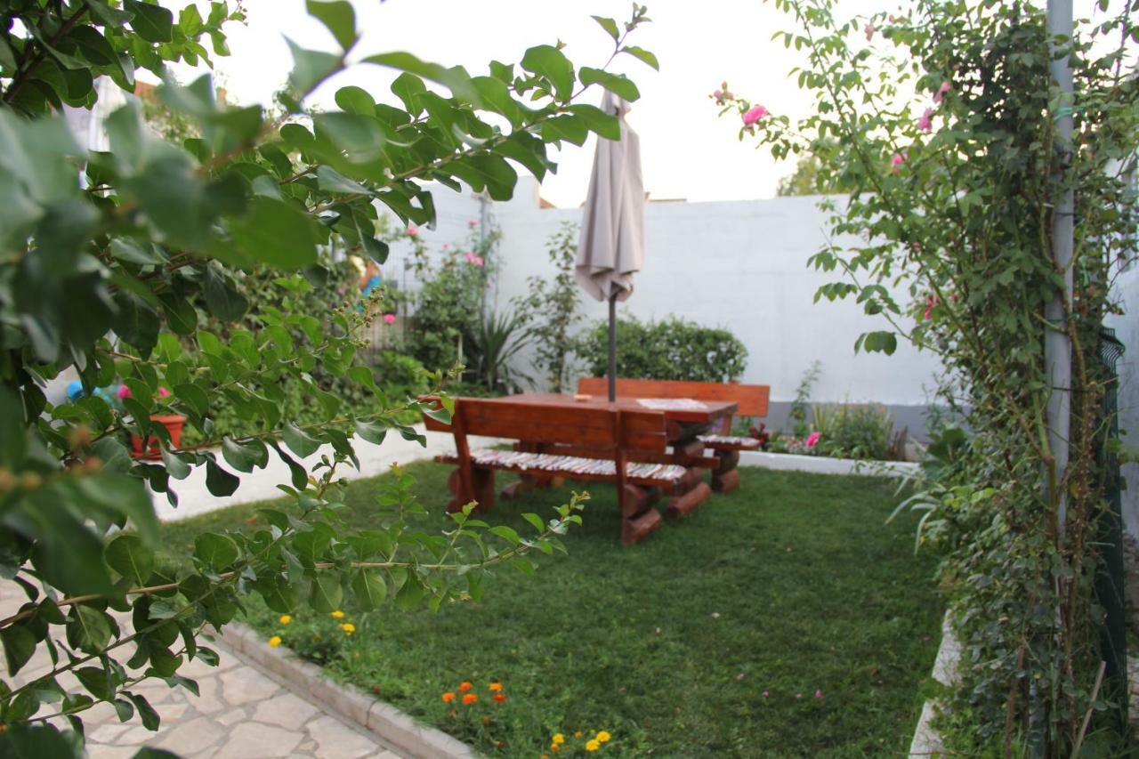 Holiday Home Flora โมสตาร์ ภายนอก รูปภาพ