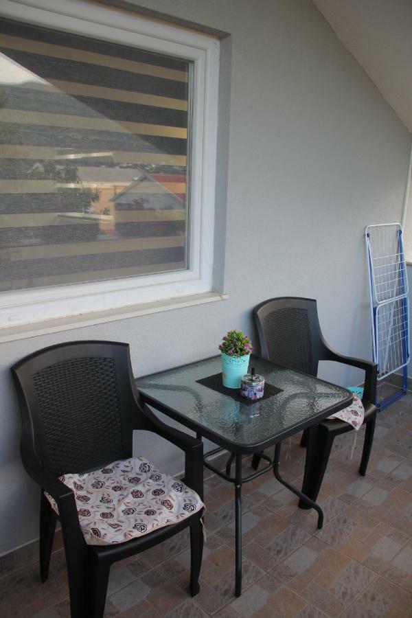 Holiday Home Flora โมสตาร์ ภายนอก รูปภาพ