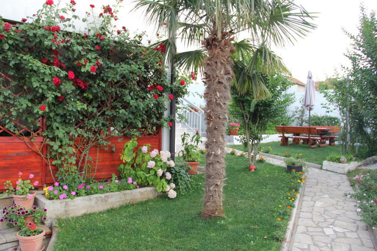 Holiday Home Flora โมสตาร์ ภายนอก รูปภาพ