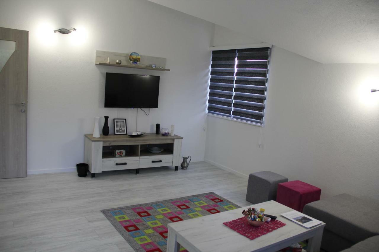 Holiday Home Flora โมสตาร์ ภายนอก รูปภาพ