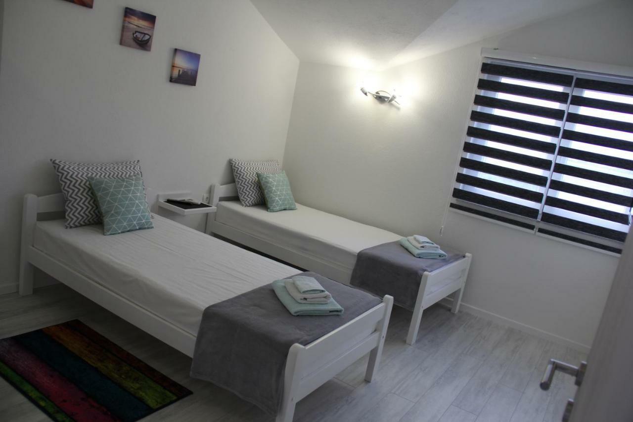 Holiday Home Flora โมสตาร์ ภายนอก รูปภาพ