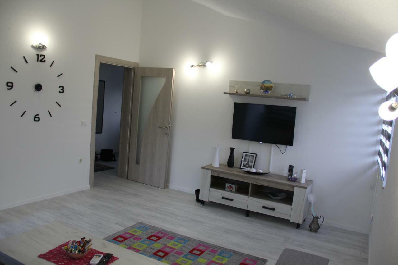 Holiday Home Flora โมสตาร์ ภายนอก รูปภาพ
